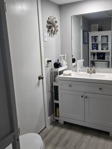 669 W Oakland Park Boulevard 205-B, Wilton Manors, FL 33311