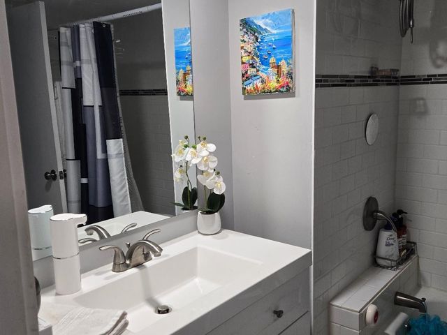 669 W Oakland Park Boulevard 205-B, Wilton Manors, FL 33311