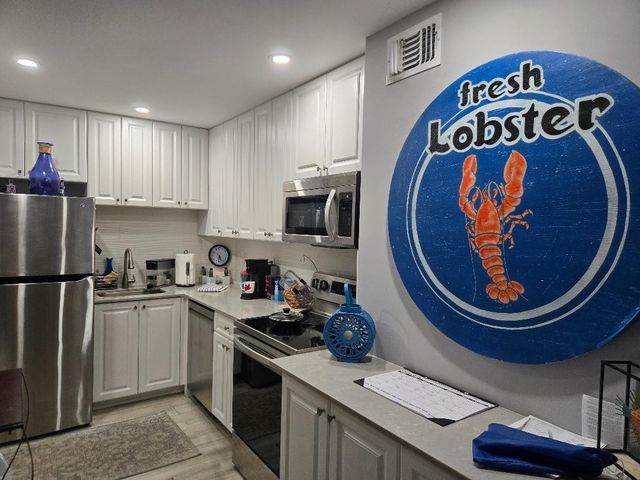 669 W Oakland Park Boulevard 205-B, Wilton Manors, FL 33311