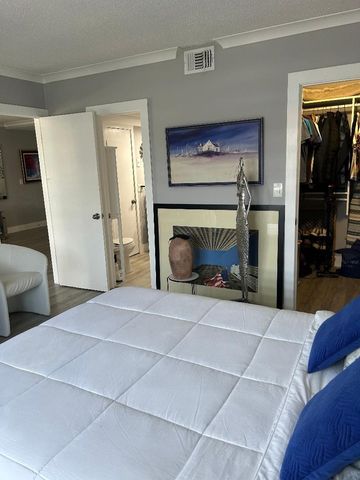 669 W Oakland Park Boulevard 205-B, Wilton Manors, FL 33311