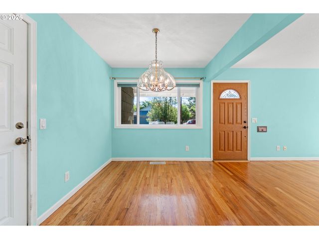 9619 N EXETER Ave, Portland, OR 97203