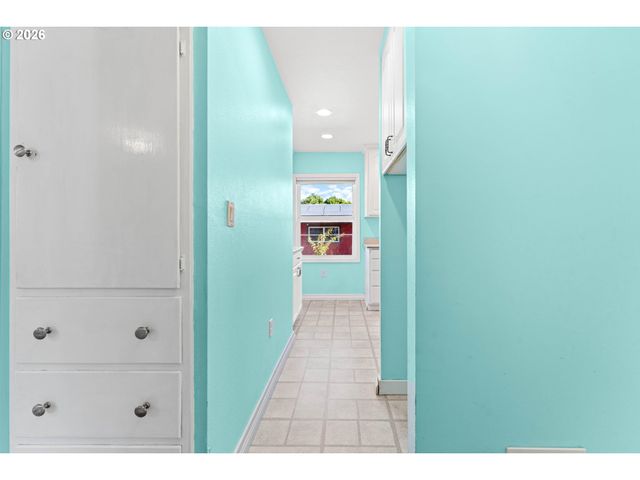9619 N EXETER Ave, Portland, OR 97203