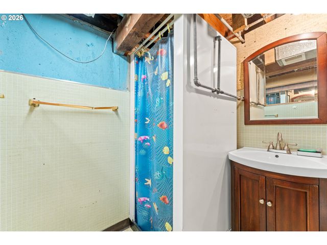 9619 N EXETER Ave, Portland, OR 97203