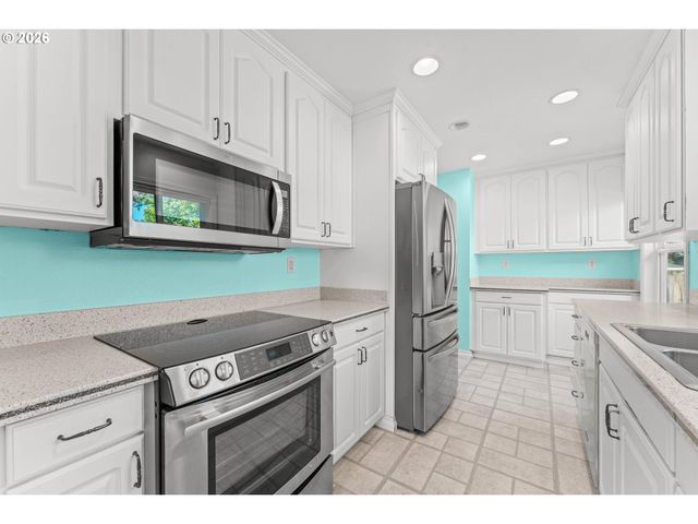 9619 N EXETER Ave, Portland, OR 97203
