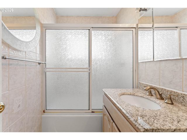 9619 N EXETER Ave, Portland, OR 97203