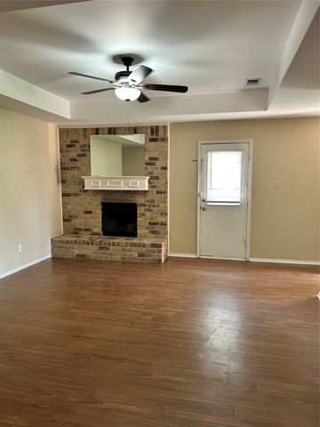 6532 Central Avenue, North Richland Hills, TX 76182