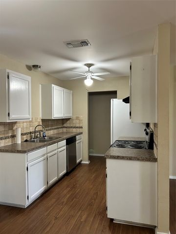 6532 Central Avenue, North Richland Hills, TX 76182