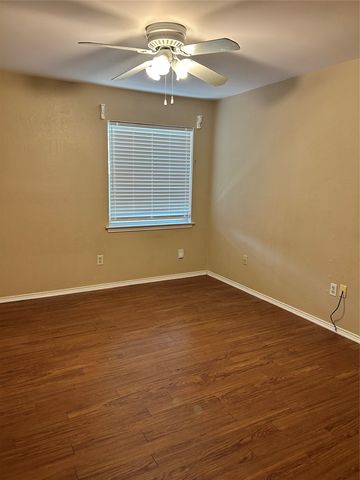 6532 Central Avenue, North Richland Hills, TX 76182