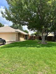 6532 Central Avenue, North Richland Hills, TX 76182