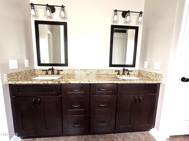 2728 Edinburgh Channel Road, Kingsport, TN 37664
