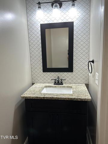 2728 Edinburgh Channel Road, Kingsport, TN 37664