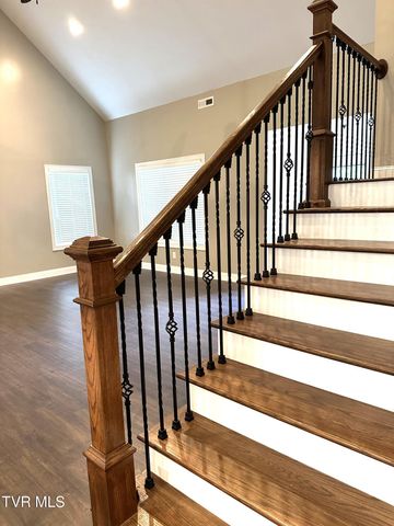 2728 Edinburgh Channel Road, Kingsport, TN 37664