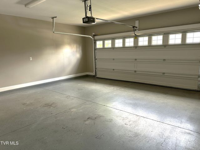 2728 Edinburgh Channel Road, Kingsport, TN 37664