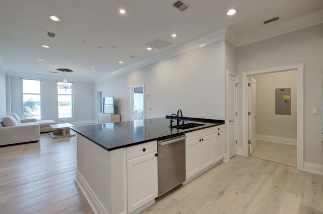 118 Cooper River Drive, Mount Pleasant, SC 29464