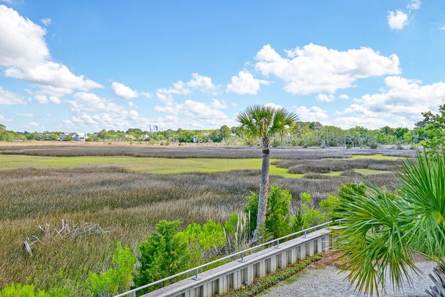 118 Cooper River Drive, Mount Pleasant, SC 29464