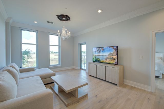 118 Cooper River Drive, Mount Pleasant, SC 29464