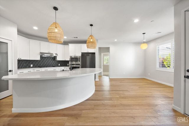 11621 Claret Court, Bakersfield, CA 93311