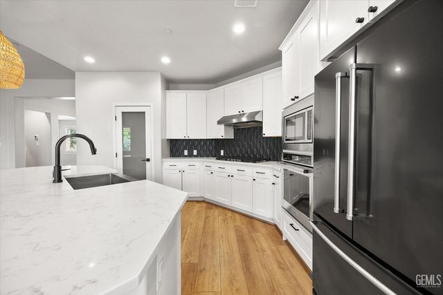 11621 Claret Court, Bakersfield, CA 93311