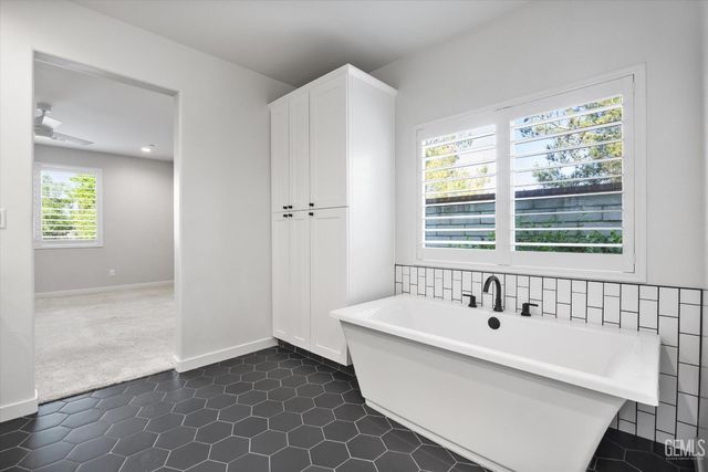 11621 Claret Court, Bakersfield, CA 93311