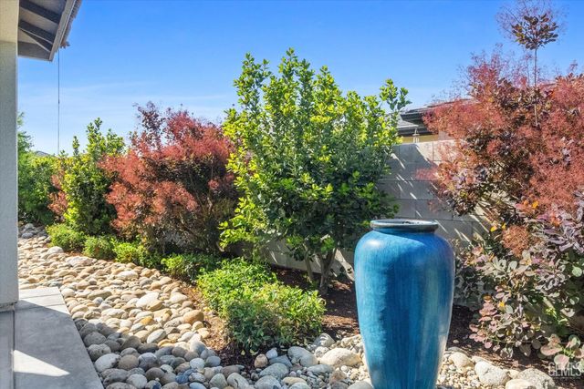 11621 Claret Court, Bakersfield, CA 93311