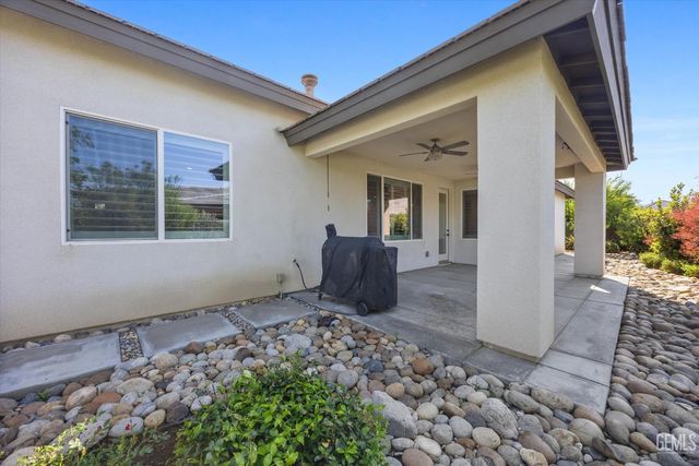 11621 Claret Court, Bakersfield, CA 93311