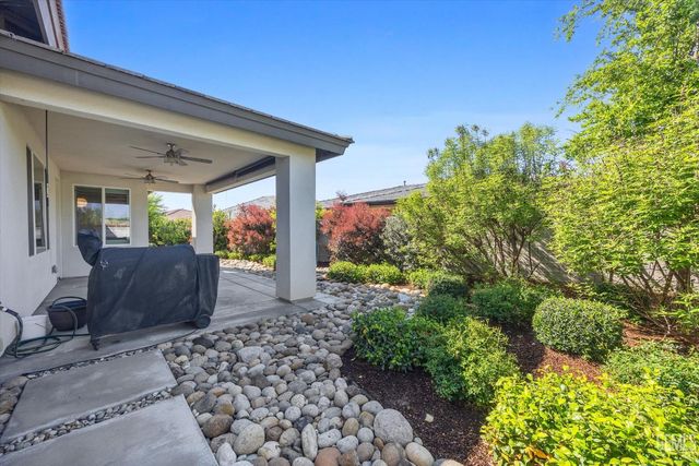 11621 Claret Court, Bakersfield, CA 93311