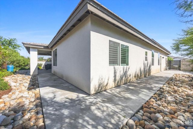 11621 Claret Court, Bakersfield, CA 93311