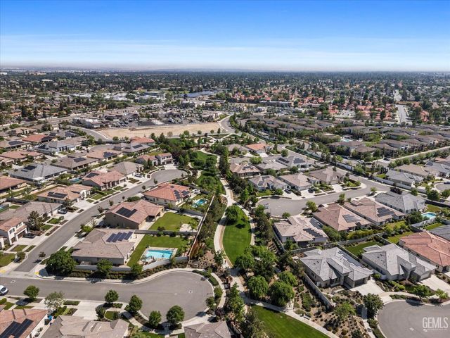 11621 Claret Court, Bakersfield, CA 93311