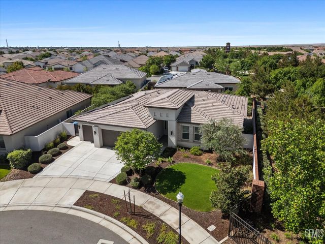 11621 Claret Court, Bakersfield, CA 93311