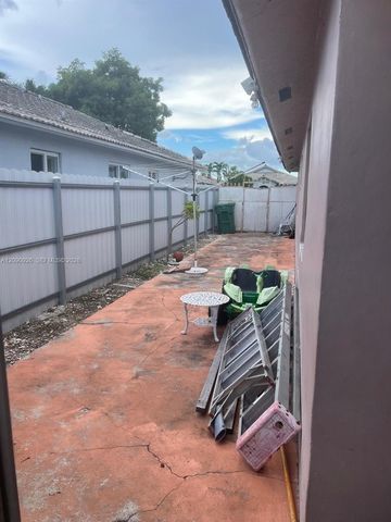 10071 NW 127 Terrace, Hialeah Gardens, FL 33018