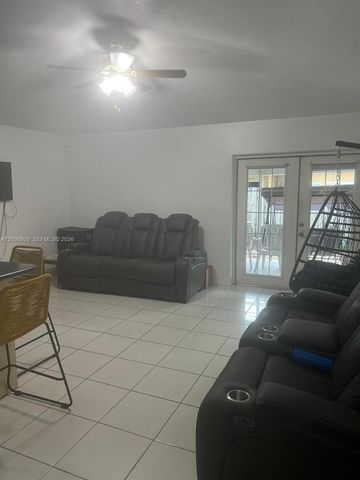 10071 NW 127 Terrace, Hialeah Gardens, FL 33018