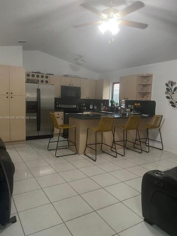 10071 NW 127 Terrace, Hialeah Gardens, FL 33018