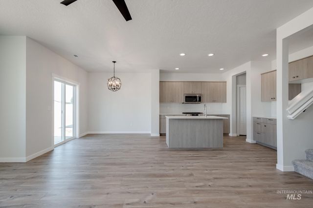 10549 W Tinder St, Star, ID 83669