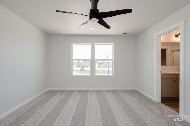 10549 W Tinder St, Star, ID 83669