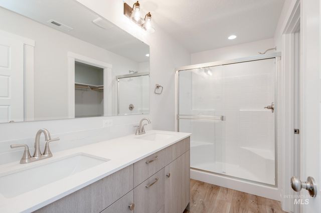 10549 W Tinder St, Star, ID 83669