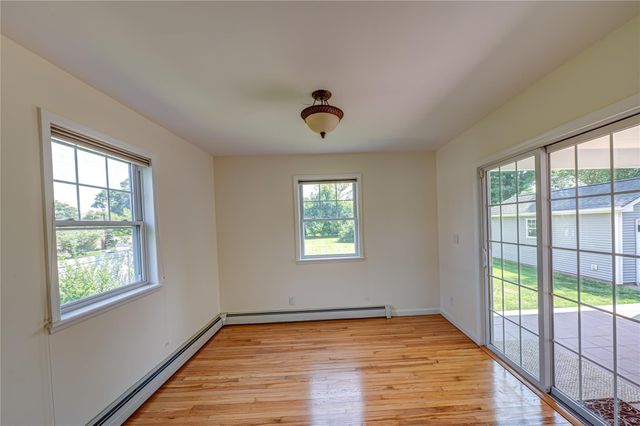 174 S Windsor Avenue, Brightwaters, NY 11718