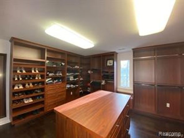 4077 Lincoln Road, Bloomfield Hills, MI 48301