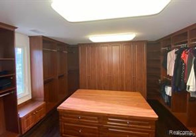 4077 Lincoln Road, Bloomfield Hills, MI 48301