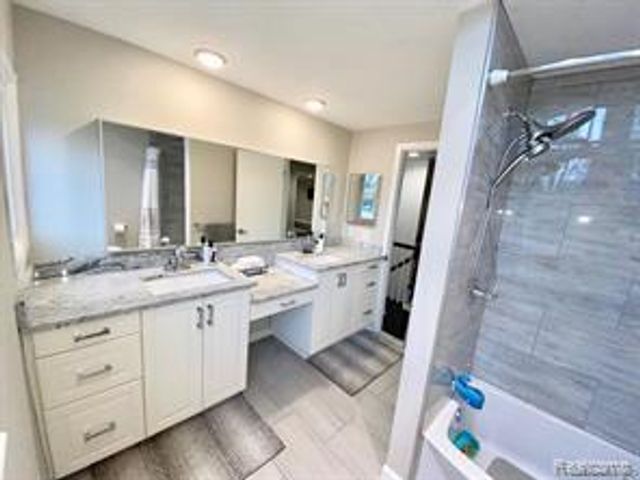 4077 Lincoln Road, Bloomfield Hills, MI 48301