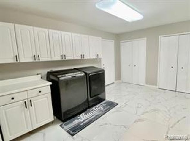4077 Lincoln Road, Bloomfield Hills, MI 48301