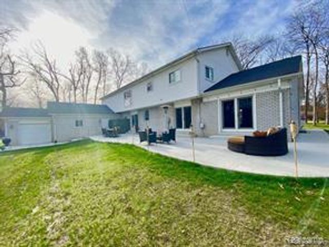 4077 Lincoln Road, Bloomfield Hills, MI 48301