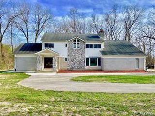4077 Lincoln Road, Bloomfield Hills, MI 48301