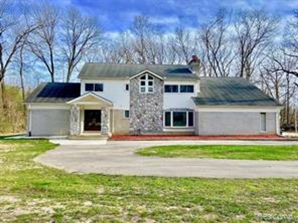 4077 Lincoln Road, Bloomfield Hills, MI 48301