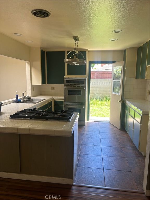 506 Pierpont, Costa Mesa, CA 92626 — photo 2