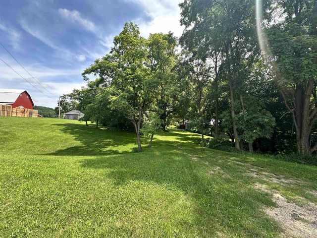 S1664 Farra Road, La Valle, WI 53941