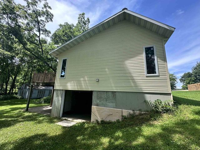 S1664 Farra Road, La Valle, WI 53941