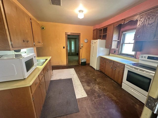 S1664 Farra Road, La Valle, WI 53941