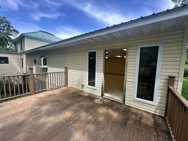 S1664 Farra Road, La Valle, WI 53941