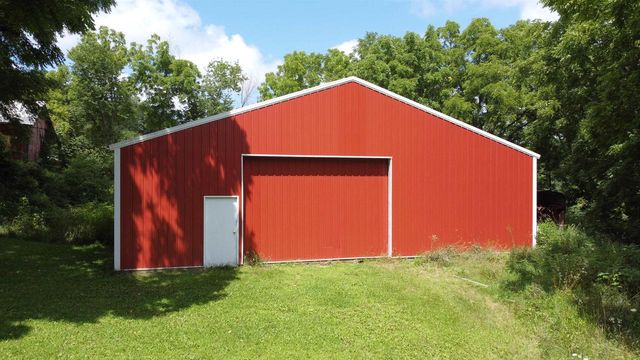 S1664 Farra Road, La Valle, WI 53941