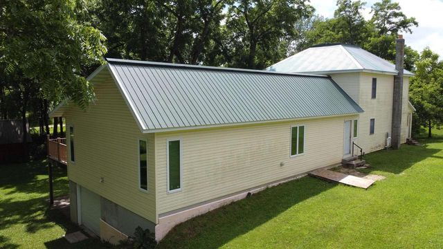 S1664 Farra Road, La Valle, WI 53941